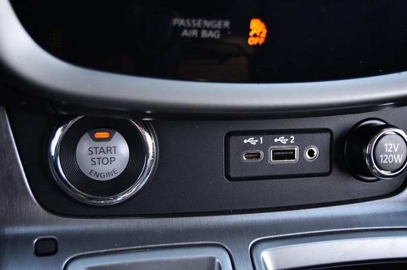 Nissan Murano Vehicle Image 17