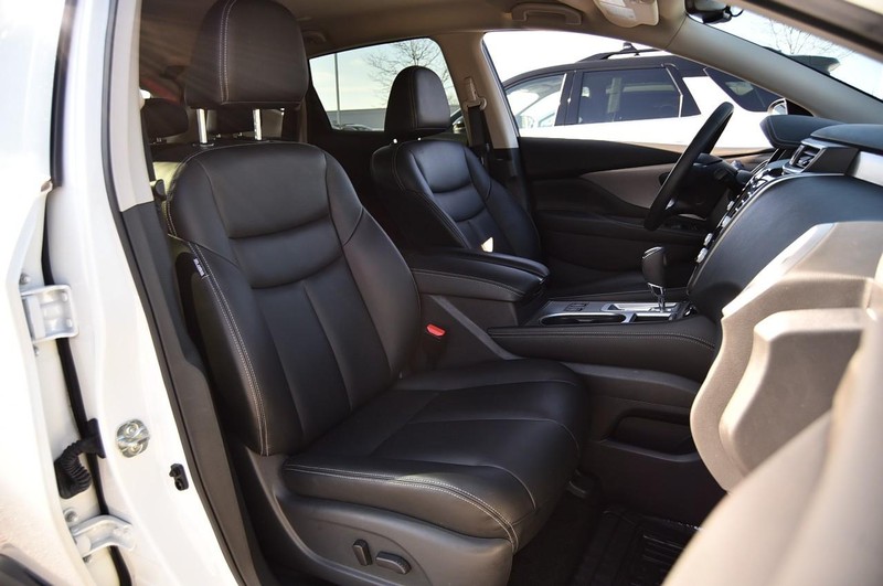 Nissan Murano Vehicle Image 21