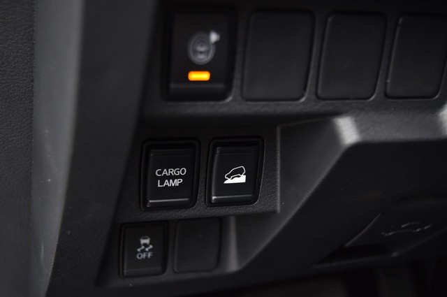 Nissan Frontier Vehicle Image 12