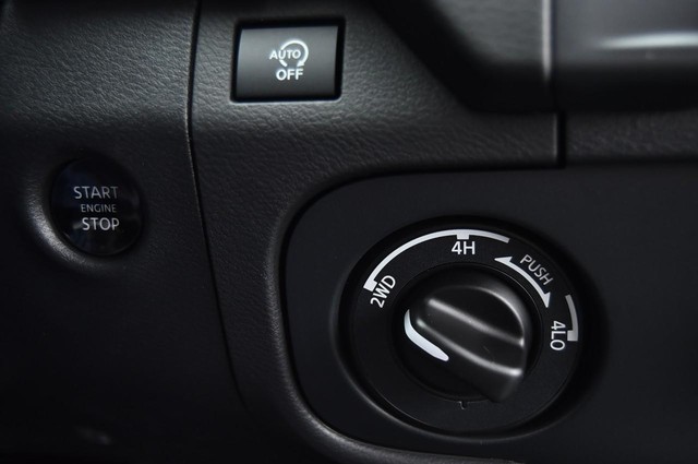 Nissan Frontier Vehicle Image 18