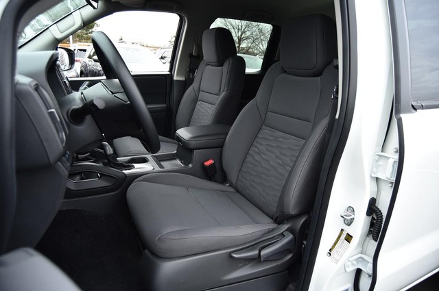 Nissan Frontier Vehicle Image 20