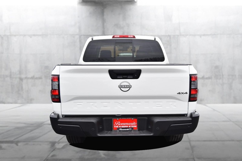 Nissan Frontier Vehicle Image 06