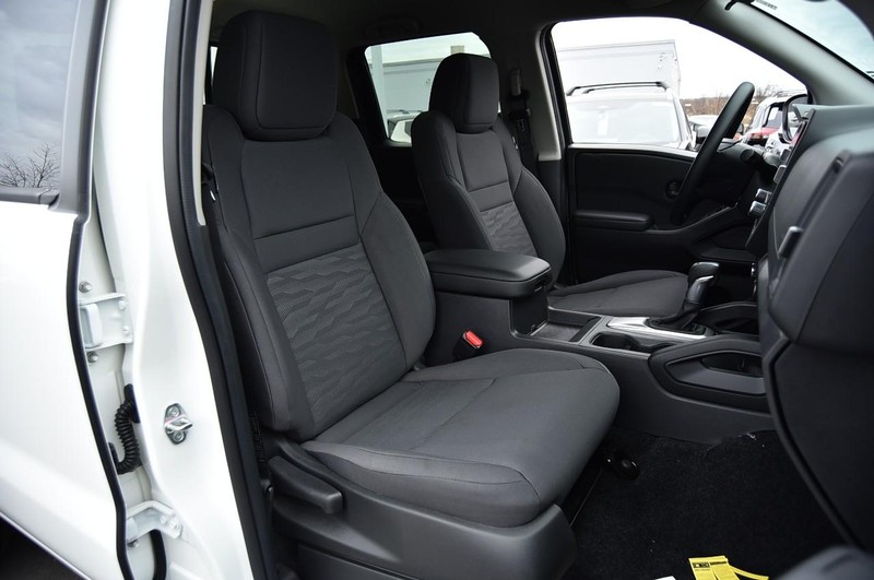 Nissan Frontier Vehicle Image 21