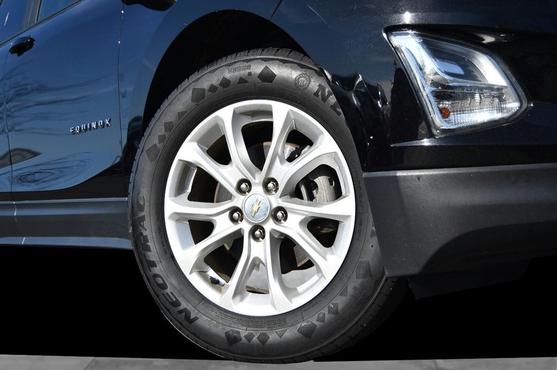 Chevrolet Equinox Vehicle Image 03