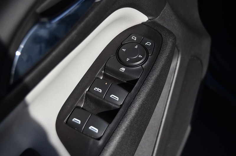 Chevrolet Equinox Vehicle Image 09