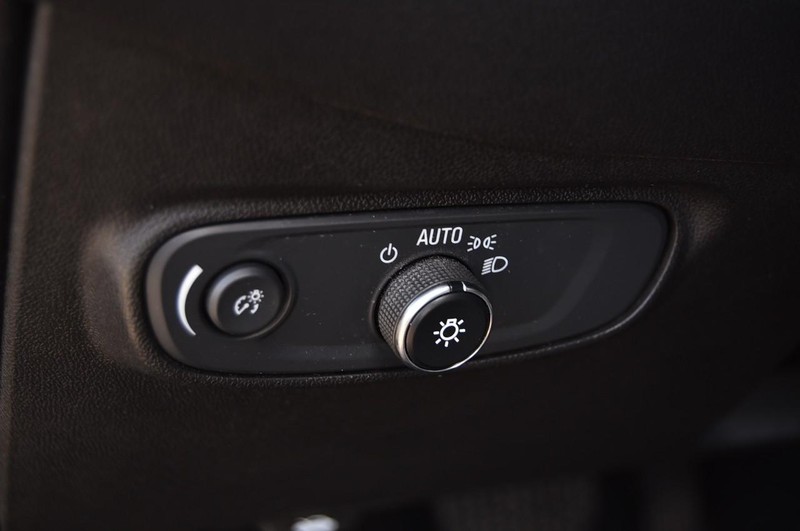 Chevrolet Equinox Vehicle Image 10