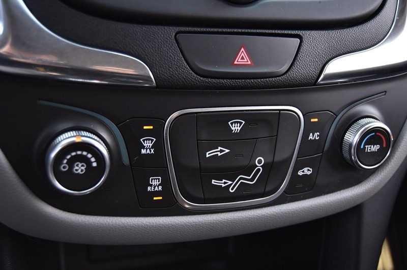 Chevrolet Equinox Vehicle Image 14