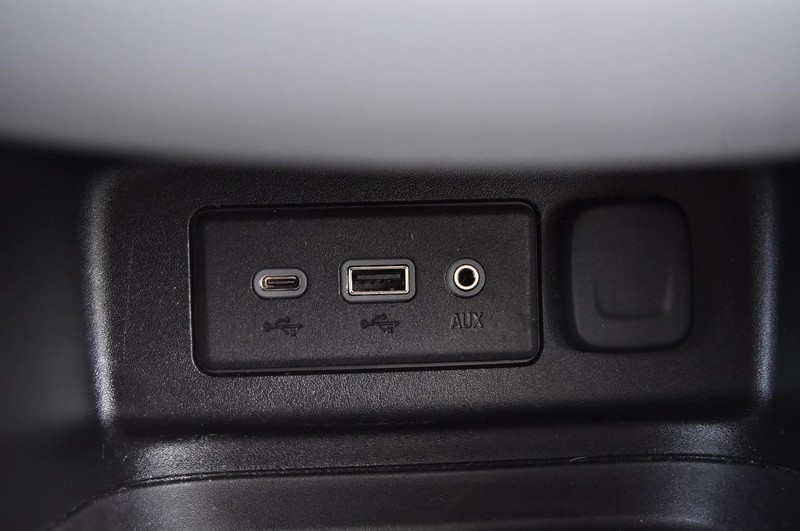 Chevrolet Equinox Vehicle Image 15