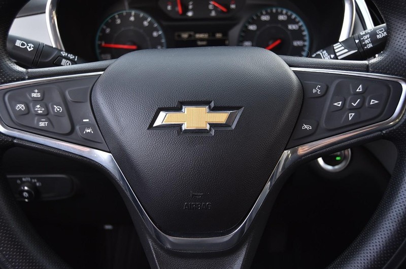 Chevrolet Equinox Vehicle Image 17