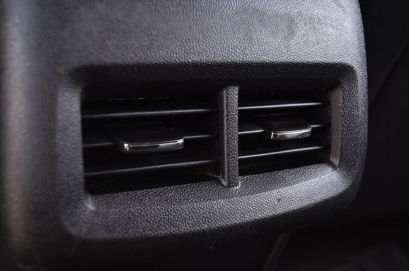 Chevrolet Equinox Vehicle Image 21