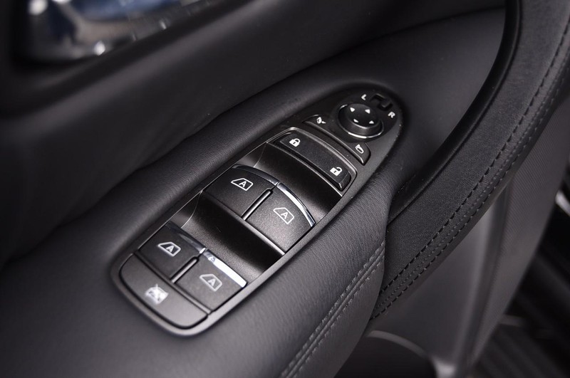 Nissan Armada Vehicle Image 09