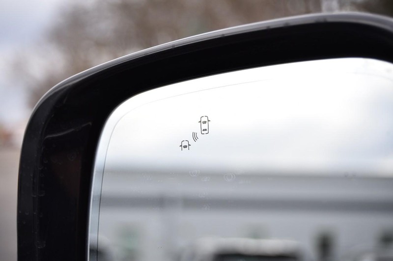 Nissan Armada Vehicle Image 11