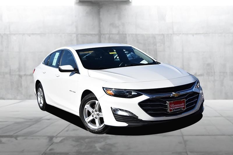 Chevrolet Malibu Vehicle Image 02