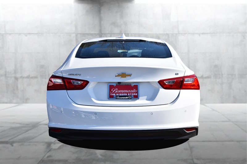 Chevrolet Malibu Vehicle Image 06