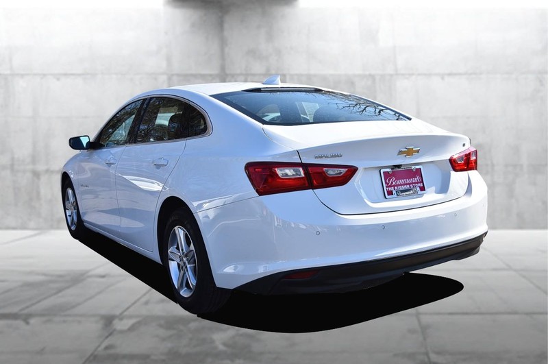 Chevrolet Malibu Vehicle Image 07