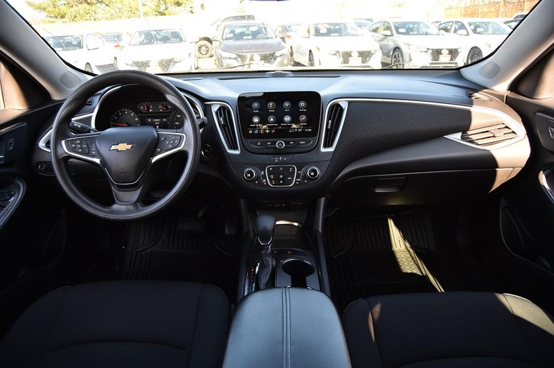 Chevrolet Malibu Vehicle Image 08