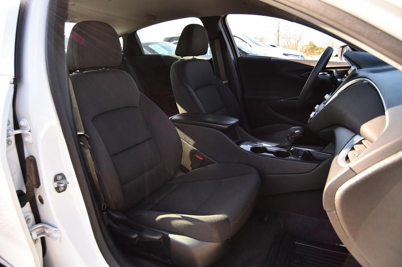 Chevrolet Malibu Vehicle Image 19