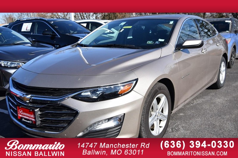 Chevrolet Malibu Vehicle Full-screen Gallery Image 01