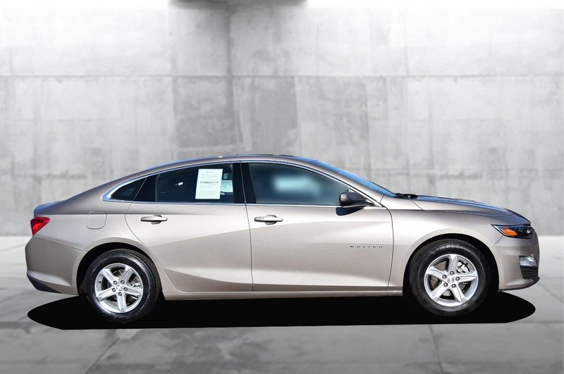 Chevrolet Malibu Vehicle Image 05