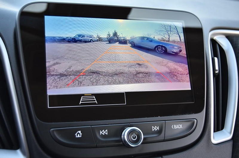 Chevrolet Malibu Vehicle Image 12