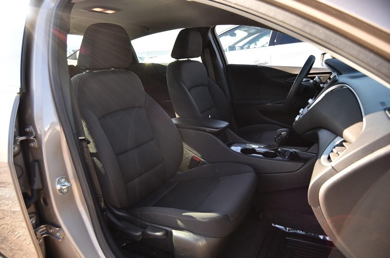 Chevrolet Malibu Vehicle Image 19