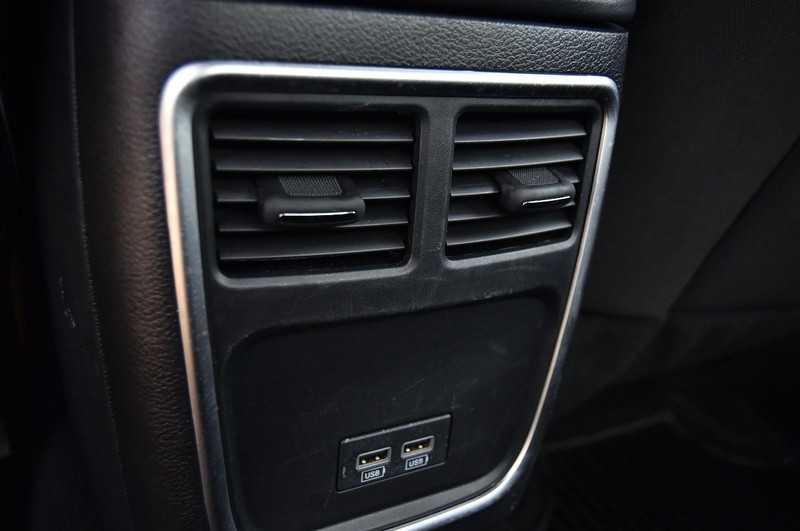 Dodge Charger Vehicle Image 21