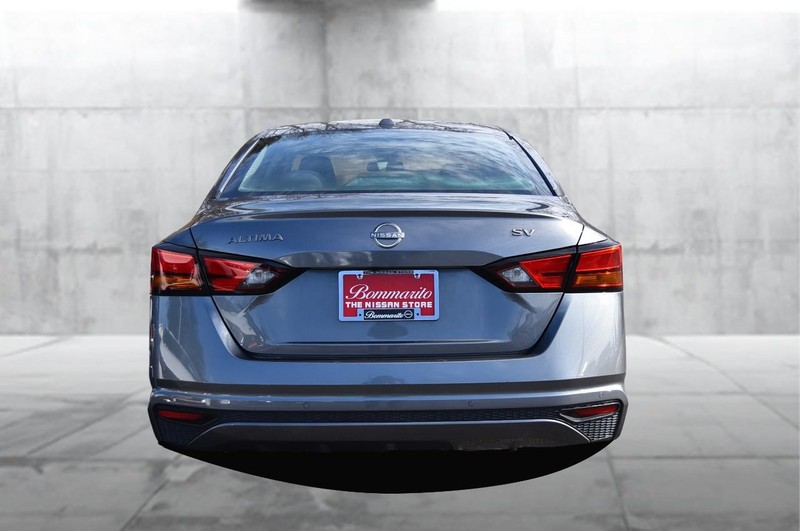 Nissan Altima Vehicle Image 06