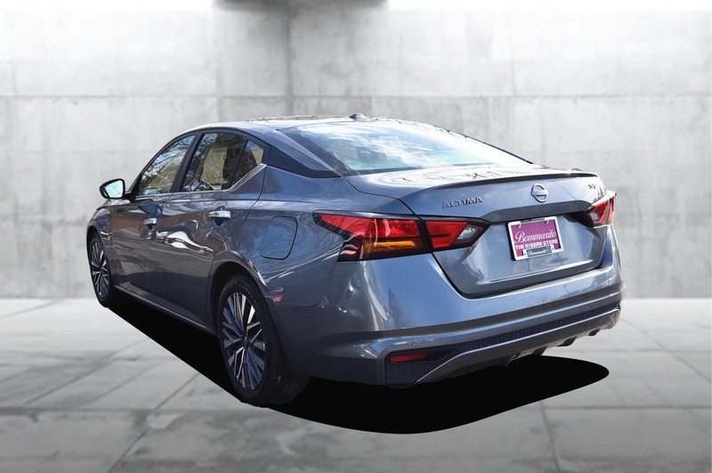 Nissan Altima Vehicle Image 07