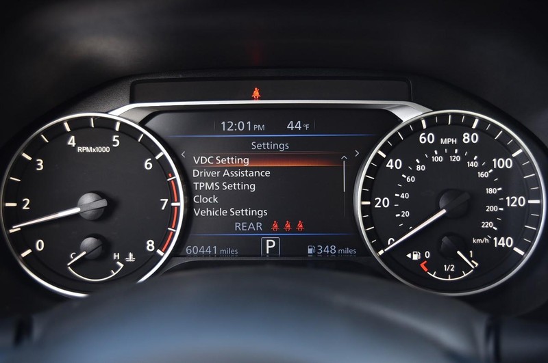 Nissan Altima Vehicle Image 12