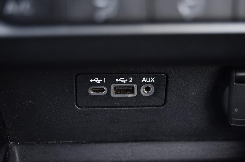 Nissan Altima Vehicle Image 16