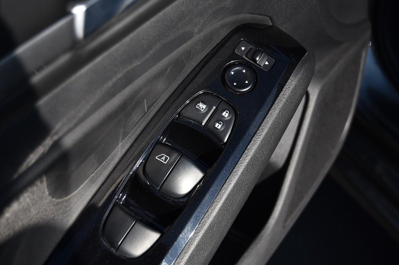 Nissan Altima Vehicle Image 09