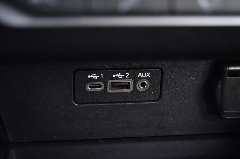 Nissan Altima Vehicle Image 16