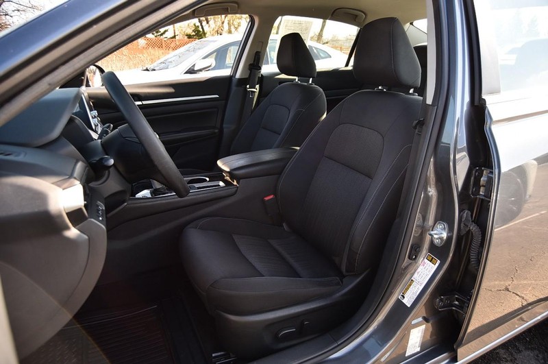 Nissan Altima Vehicle Image 19