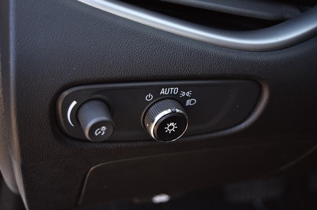 Chevrolet Malibu Vehicle Image 10