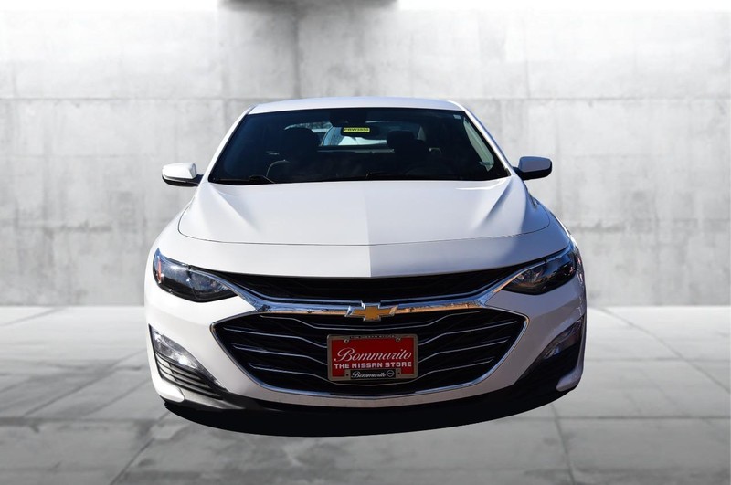 Chevrolet Malibu Vehicle Image 04