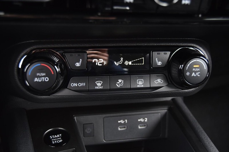 Nissan Kicks Vehicle Image 15