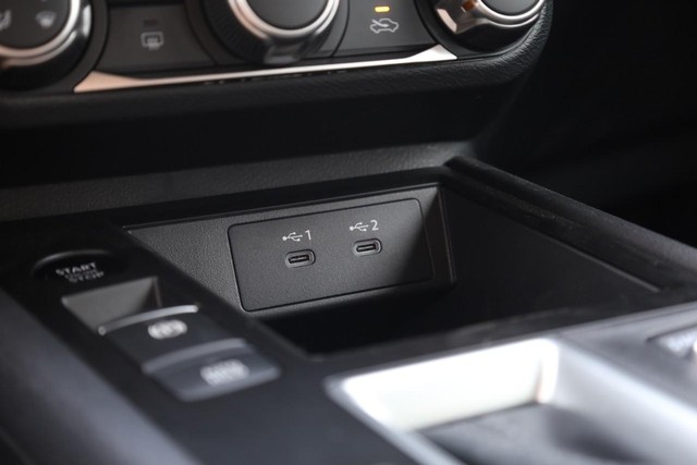 Nissan Kicks Vehicle Image 15