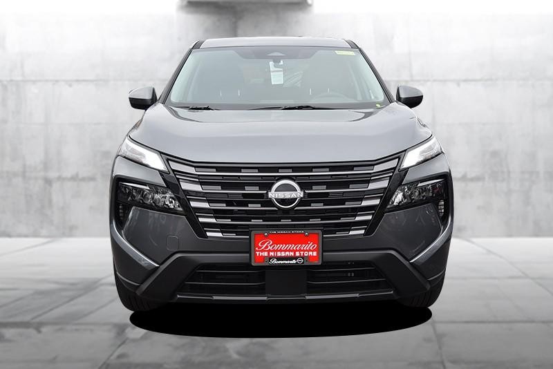 Nissan Rogue Vehicle Image 04