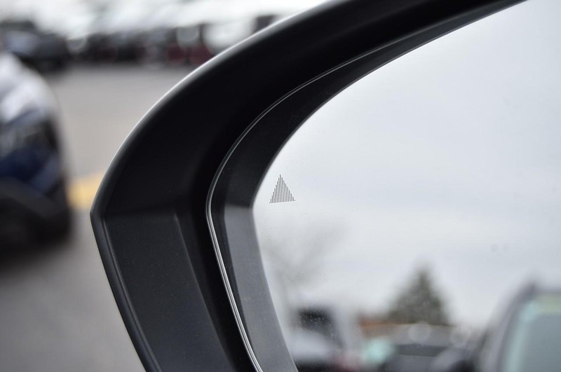 Nissan Rogue Vehicle Image 10