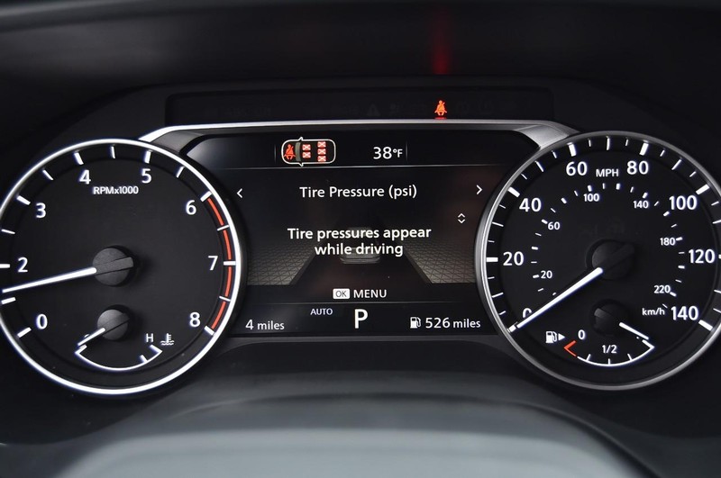 Nissan Rogue Vehicle Image 12