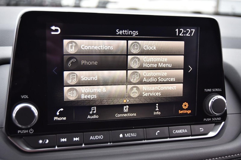 Nissan Rogue Vehicle Image 14