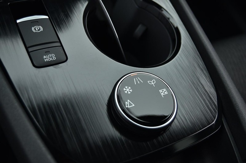 Nissan Rogue Vehicle Image 17