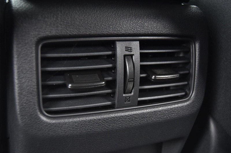 Nissan Rogue Vehicle Image 22