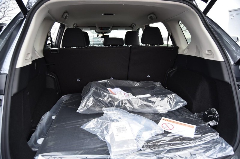 Nissan Rogue Vehicle Image 24