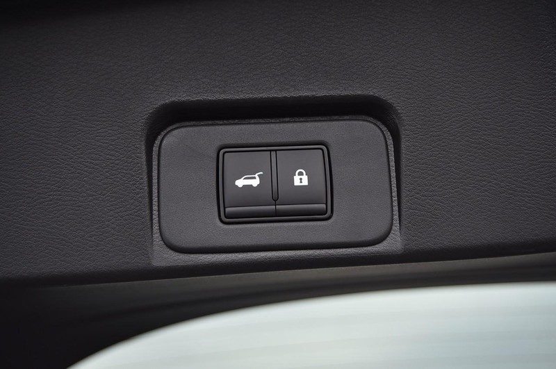 Nissan Rogue Vehicle Image 25