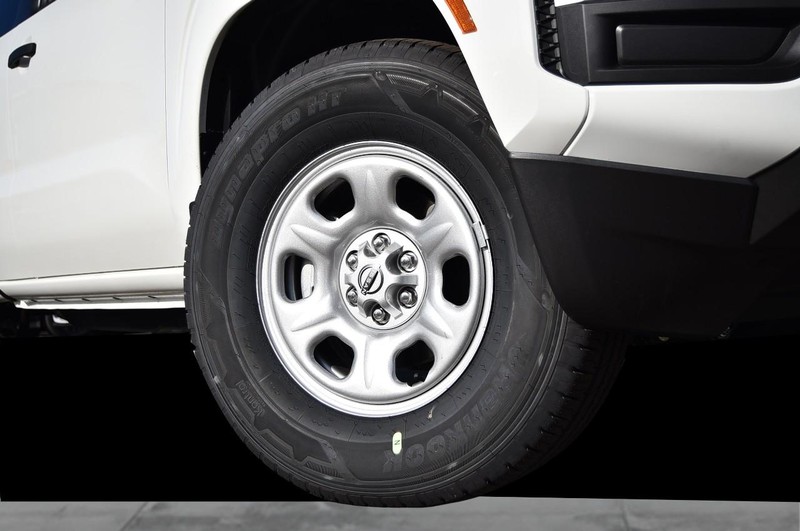 Nissan Frontier Vehicle Image 03