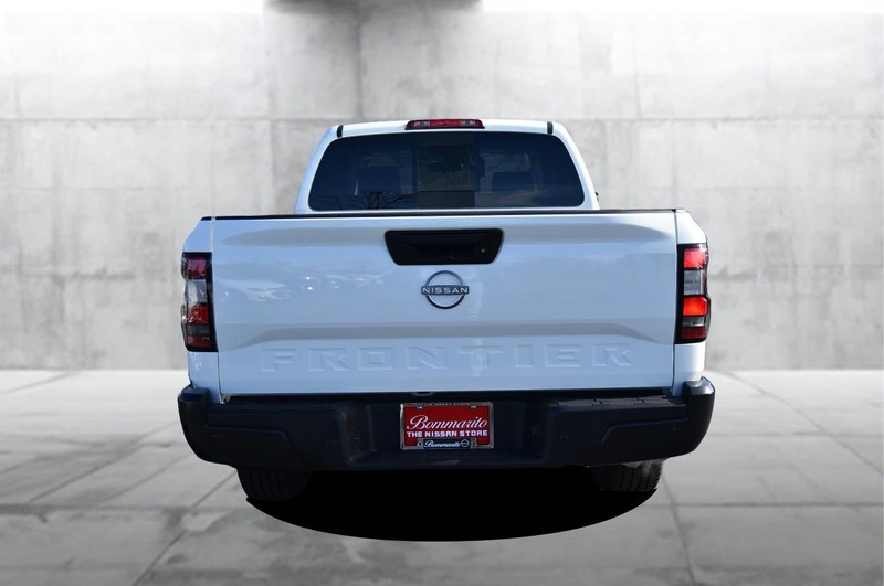 Nissan Frontier Vehicle Image 06