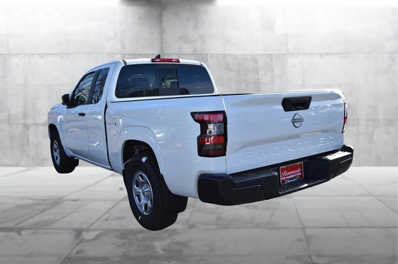 Nissan Frontier Vehicle Image 08