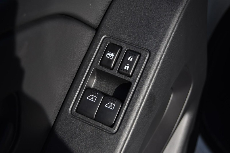 Nissan Frontier Vehicle Image 12