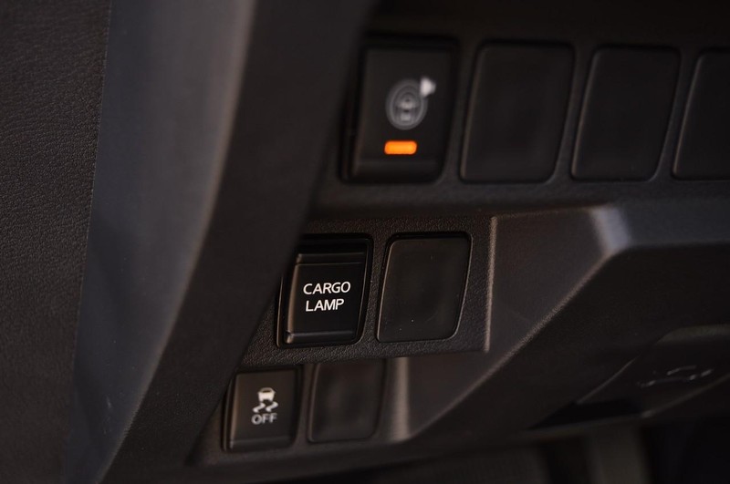 Nissan Frontier Vehicle Image 14